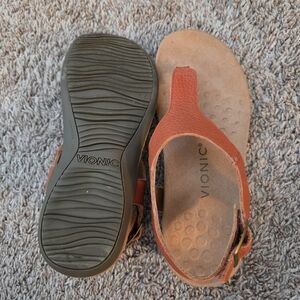 Vionic Rust-Orange Leather Thong Sandals